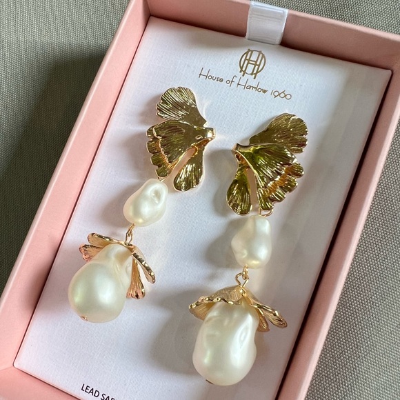 NEW House of Harlow 1960 Gold Dangle Earrings with Pearls and box NIB - Picture 5 of 5